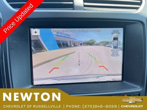 Used 2019 Ford Explorer XLT w/ Equipment Group 202A FWD image 12