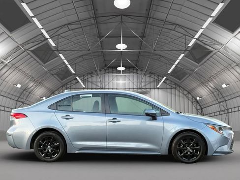 Used 2023 Toyota Corolla LE FWD image 8
