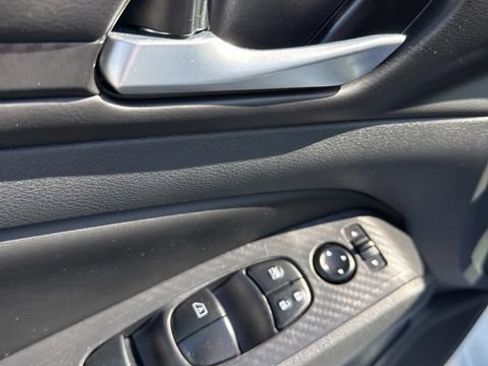 Used 2025 Nissan Altima 2.5 SV FWD image 15