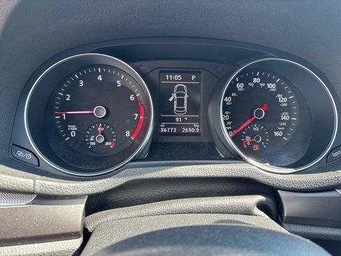 Used 2017 Volkswagen Passat 1.8T R-Line w/ R-Line Lighting Package FWD image 7
