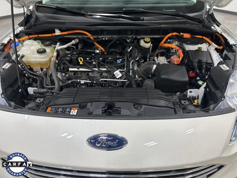 Used 2022 Ford Escape Titanium image 3