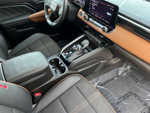 Used 2025 GMC Canyon AT4 image 16