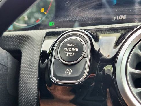Used 2022 Mercedes-Benz CLA 250 4MATIC image 25