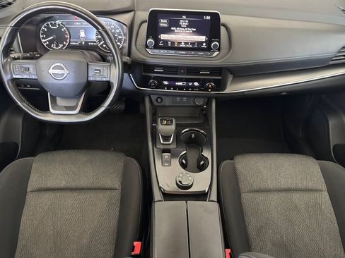 Used 2025 Nissan Rogue SV AWD/4WD image 16