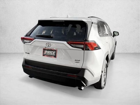 Used 2025 Toyota RAV4 XLE image 5