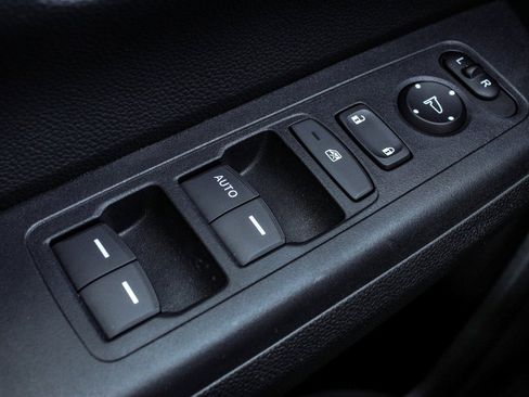 Used 2025 Honda CR-V LX image 10