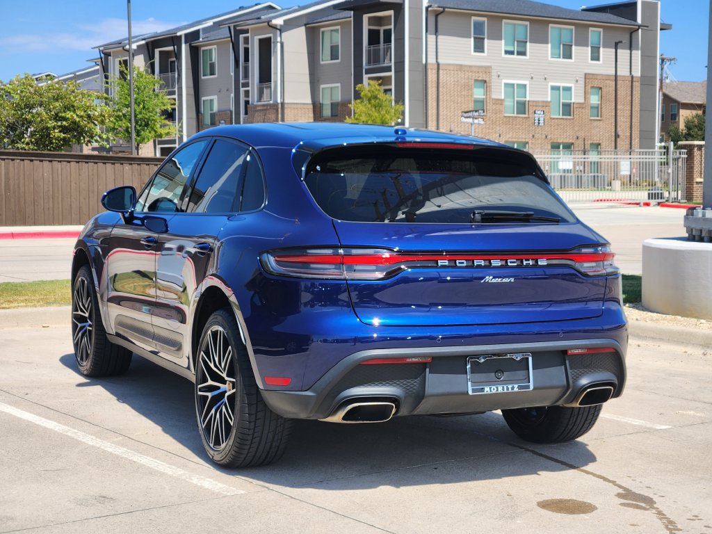 Used 2022 Porsche Macan AWD/4WD image 3