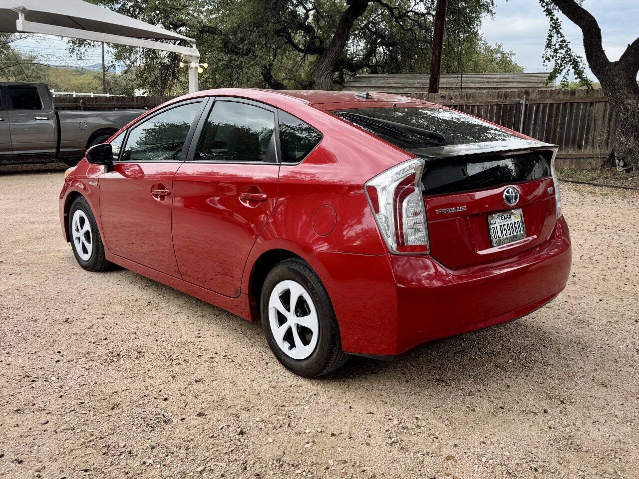 Used 2014 Toyota Prius Three FWD image 4