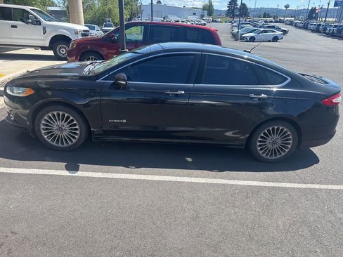 Used 2014 Ford Fusion Titanium FWD image 2