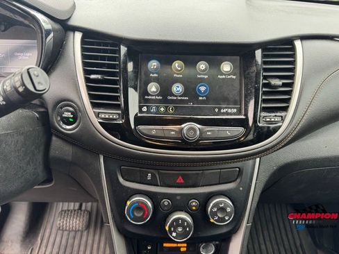 Used 2019 Chevrolet Trax LT w/ LT Convenience Package image 20