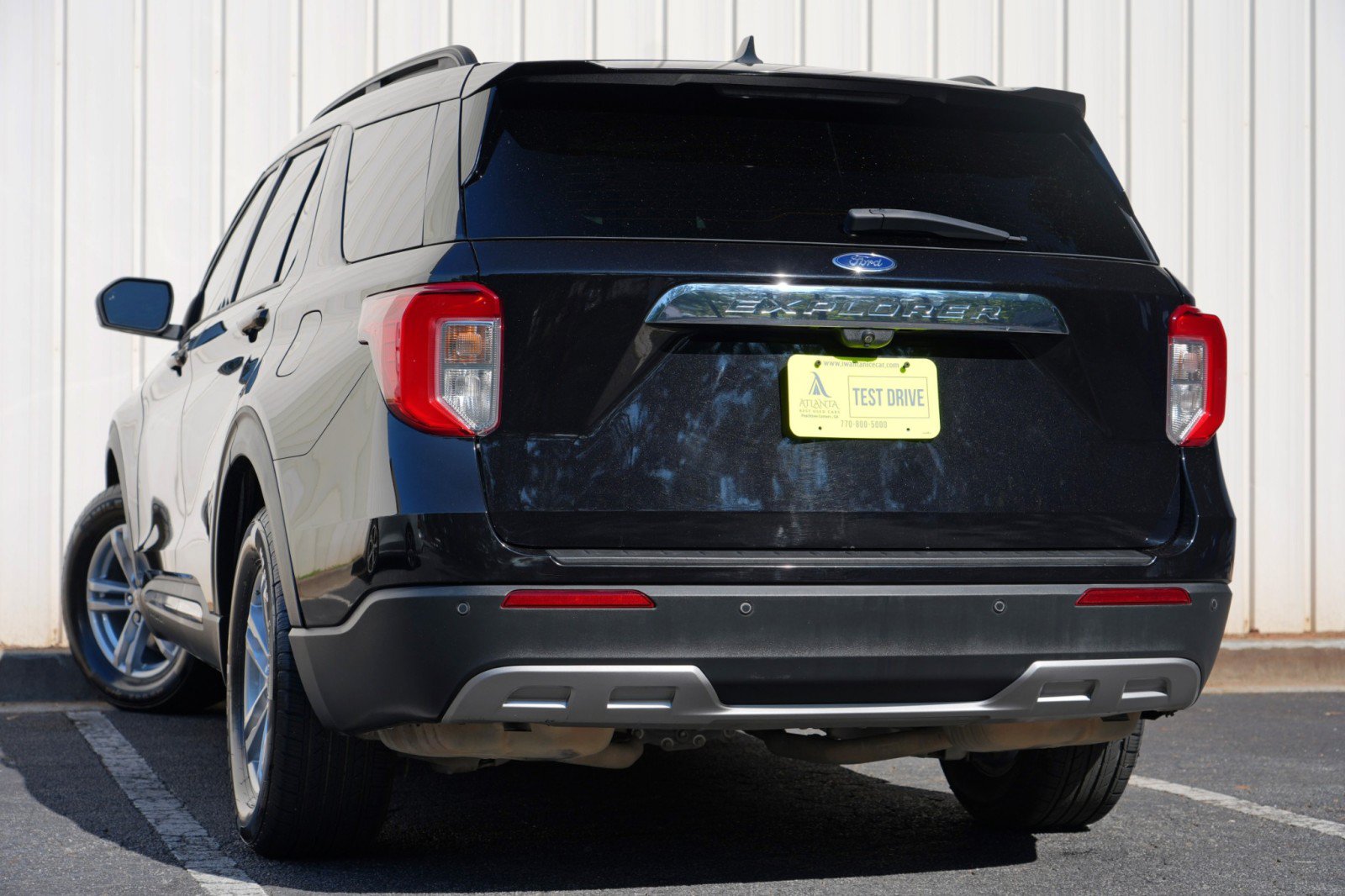 Used 2022 Ford Explorer XLT w/ Equipment Group 202A RWD image 5