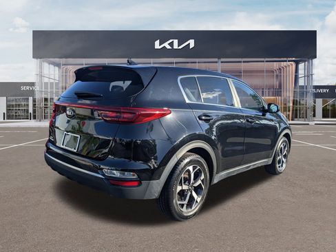 Certified 2022 Kia Sportage LX image 4