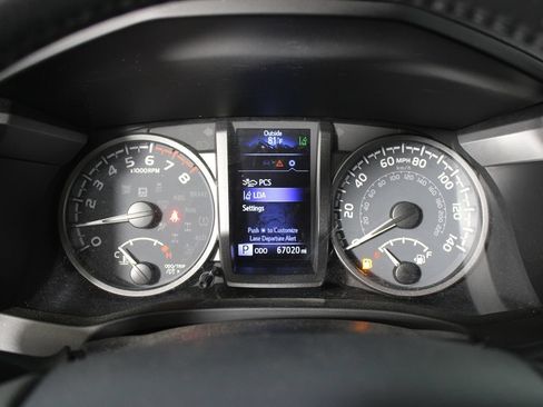 Used 2020 Toyota Tacoma TRD Sport w/ Technology Package AWD/4WD image 22