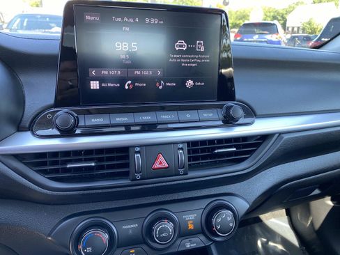 Used 2023 Kia Forte LXS w/ LXS Technology Package FWD image 10