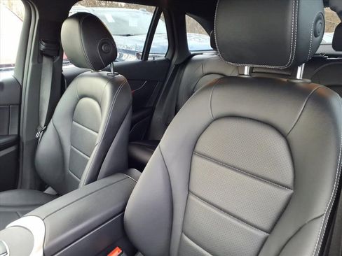 Used 2022 Mercedes-Benz GLC 300 4MATIC image 13