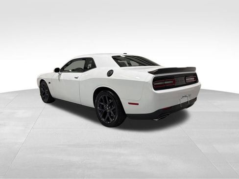 Used 2023 Dodge Challenger R/T w/ Blacktop Package image 9