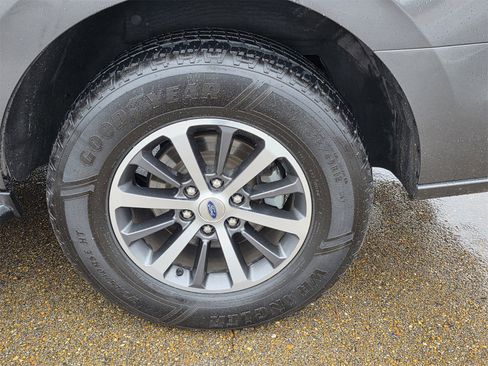 Used 2021 Ford Expedition XLT image 27