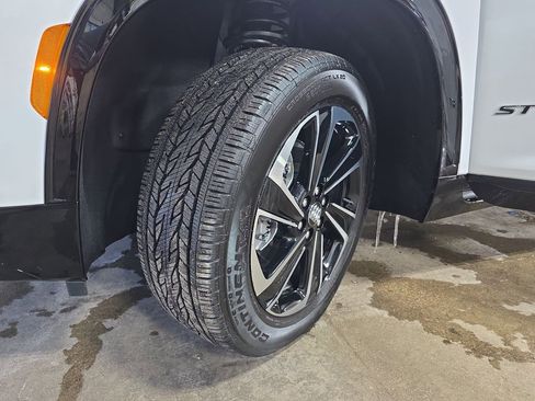 New 2026 Buick Enclave Sport Touring w/ Power Package AWD/4WD image 35