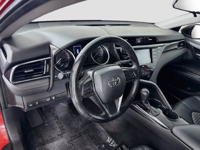 Certified 2020 Toyota Camry SE w/ Blackout Package FWD image 10