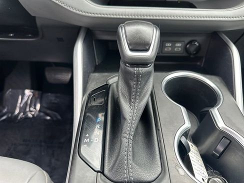 Used 2023 Toyota Highlander XLE image 29