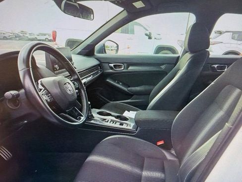 Used 2023 Honda Civic Sport image 5