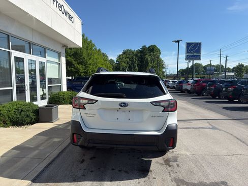 Used 2022 Subaru Outback Premium AWD/4WD image 4