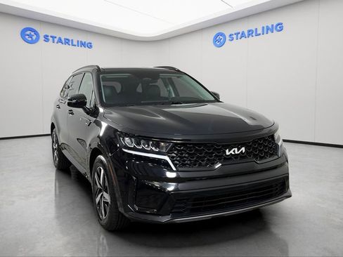 Used 2023 Kia Sorento S w/ Panoramic Sunroof Package FWD image 14