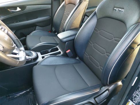 Used 2023 Kia Forte GT-Line w/ GT-Line Technology Package image 14