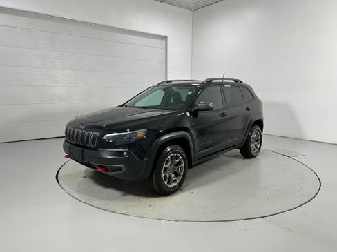 Used 2020 Jeep Cherokee Trailhawk image 22