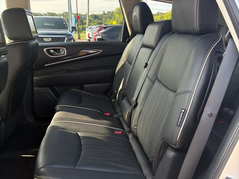 Used 2018 INFINITI QX60 Luxe w/ Deluxe Technology Package AWD/4WD image 12