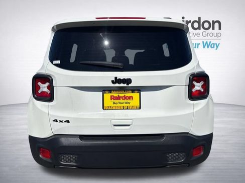Used 2023 Jeep Renegade Latitude AWD/4WD image 6
