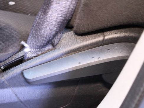 Used 2016 Dodge Grand Caravan SE image 19