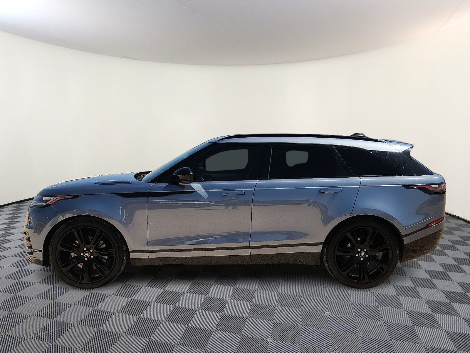 Used 2023 Land Rover Range Rover Velar R-Dynamic S AWD/4WD image 2