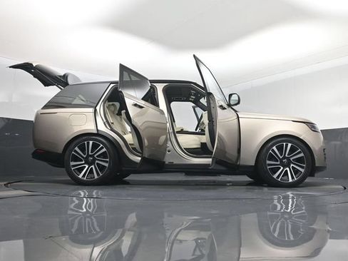 Used 2023 Land Rover Range Rover SE AWD/4WD image 7
