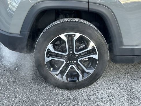 Certified 2022 Jeep Compass Limited image 12