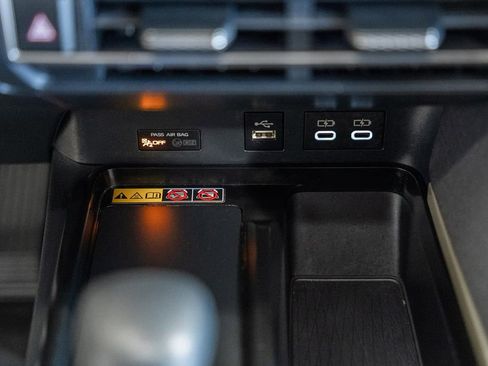 Used 2025 Toyota Camry LE image 22