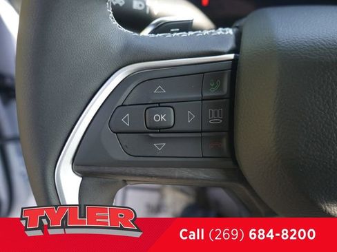 New 2025 Jeep Grand Cherokee Limited w/ Black Appearance Package image 28