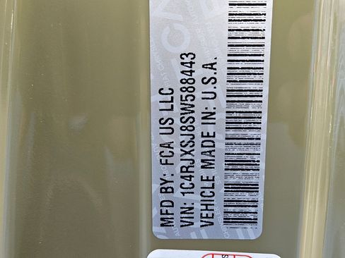 Used 2025 Jeep Wrangler Unlimited Rubicon 392 image 35