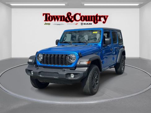 Used 2024 Jeep Wrangler Unlimited Sport AWD/4WD image 4