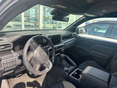 Used 2025 Toyota 4Runner SR5 AWD/4WD image 11