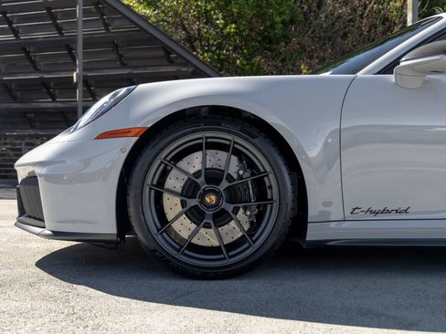 Certified 2026 Porsche 911 Targa 4 GTS AWD/4WD image 13
