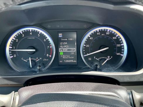 Used 2018 Toyota Highlander XLE FWD image 26