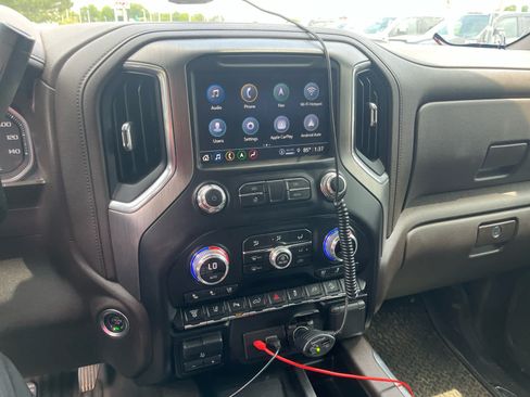 Certified 2021 GMC Sierra 3500 Denali w/ Denali Black Diamond Edition AWD/4WD image 10