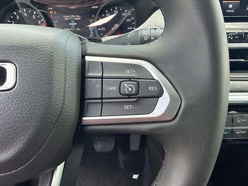 Used 2025 Jeep Compass Latitude AWD/4WD image 31