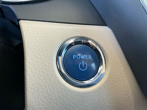 Used 2020 Toyota Camry XLE w/ Driver Assist Package FWD image 30