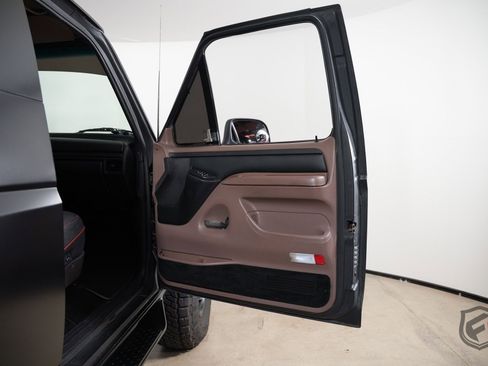 Used 1996 Ford Bronco Eddie Bauer image 28