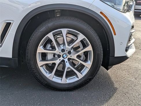 Used 2023 BMW X5 xDrive40i w/ Premium Package image 11