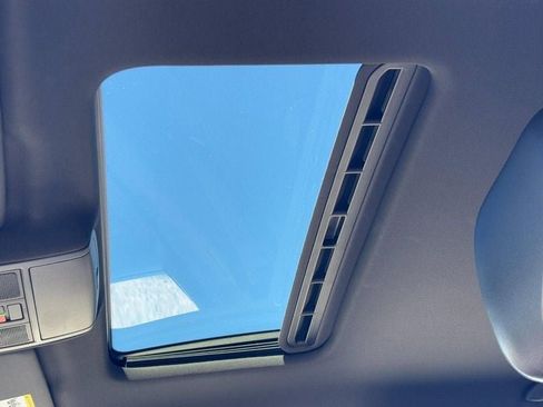 Used 2021 Volkswagen Passat 2.0T R-Line image 25