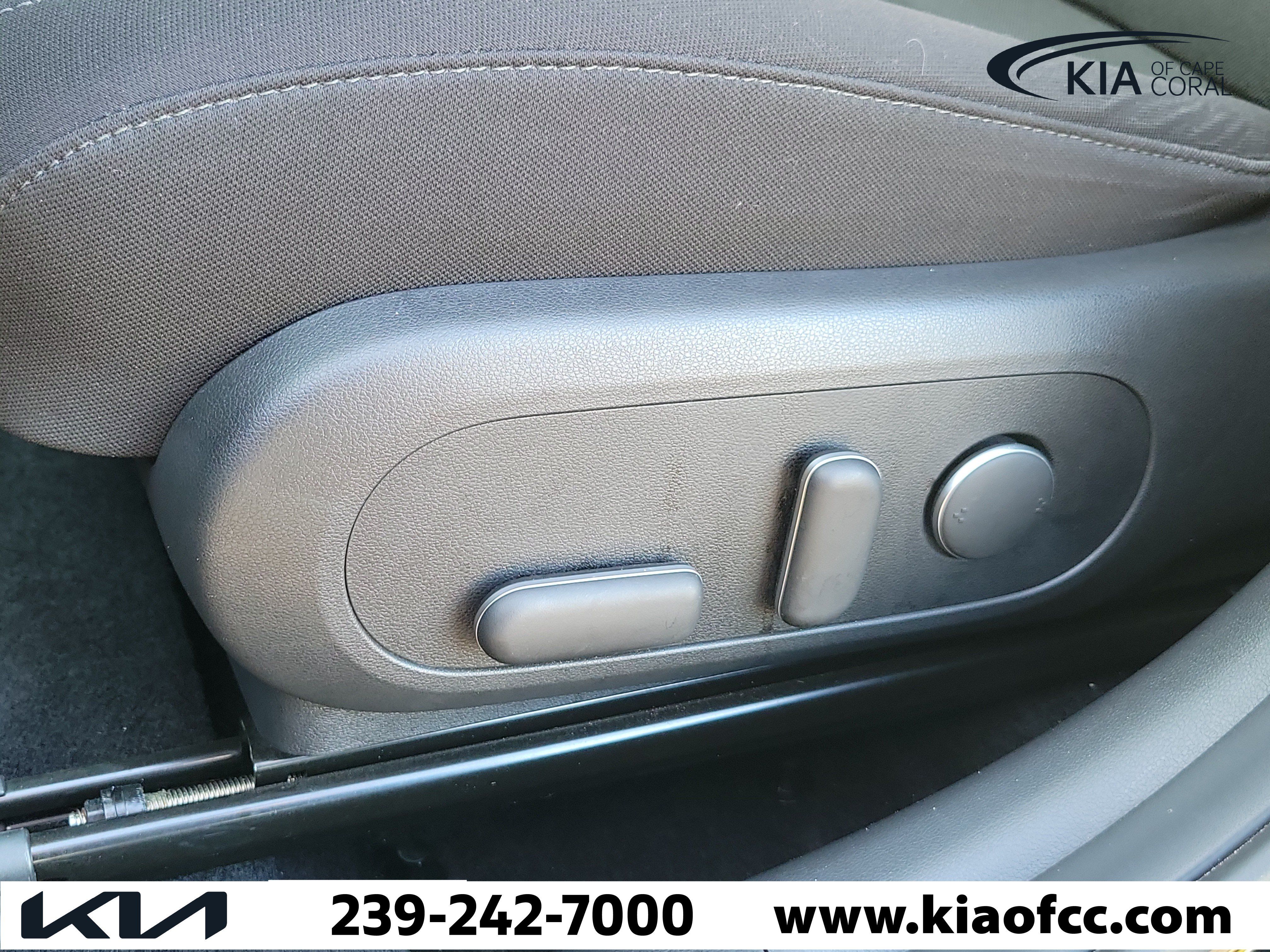 Used 2024 Hyundai Kona SEL w/ Convenience Package FWD image 20
