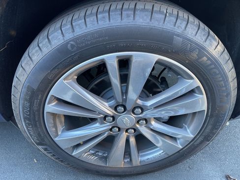 Certified 2025 Cadillac XT6 Premium Luxury image 3